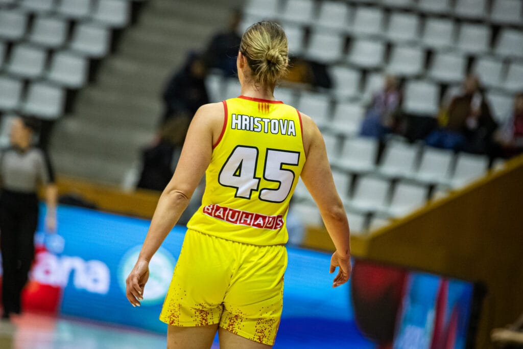 Borislava Hristova brilla amb llum pròpia a EuropaL'aler búlgar s’exhibeix a l’eliminatòria davant el Pecs per tal que l'Uni avanci als quarts de final Hristova