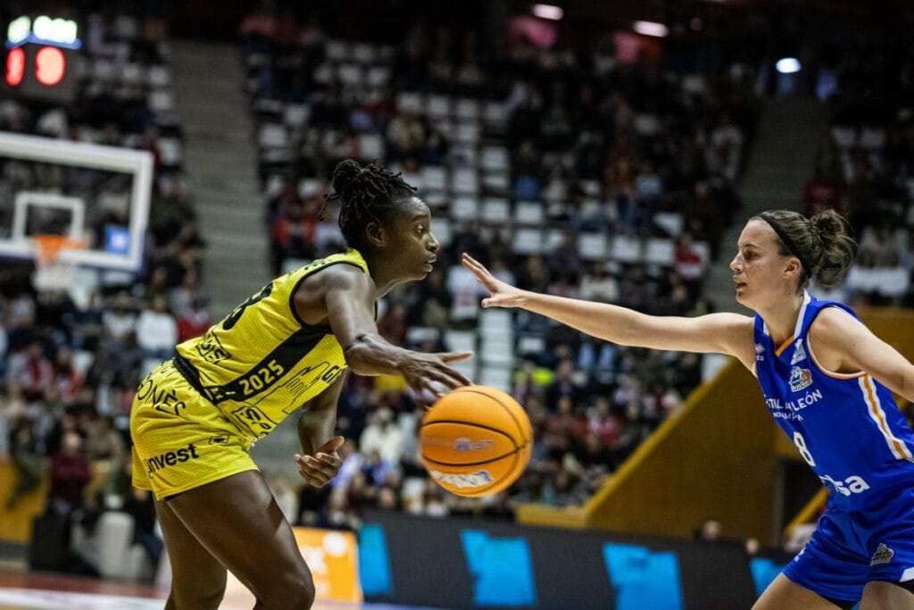 Primera derrota de l’any de l’Uni Girona en el clàssic del bàsquet femení (58-71)La primera derrota a Fontajau arriba contra un Perfumerías Avenida molt sòlid en defensa