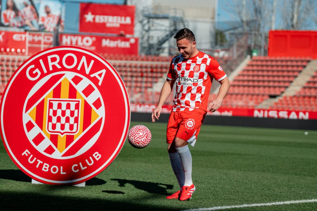 I la política de fitxatges?La cessió d'Arthur Melo posa en el punt de mira la gestió de la direcció esportiva