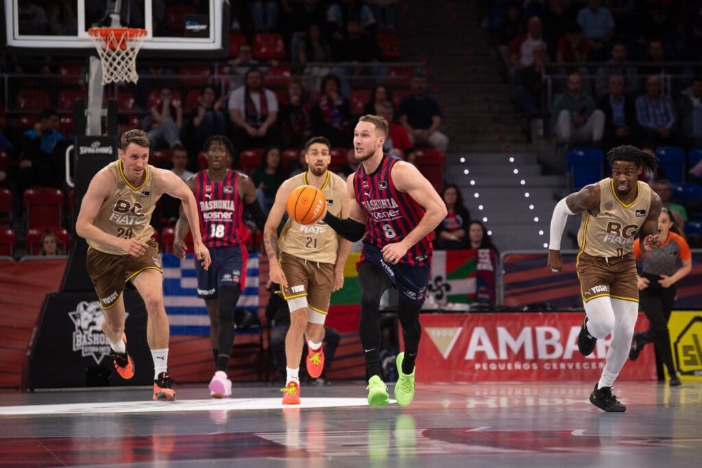 El baix encert condemna al Bàsquet Girona a Vitòria (92-76)L’equip de Moncho no aguanta el ritme de l’equip basc i acaba caient a la pista del Baskonia
