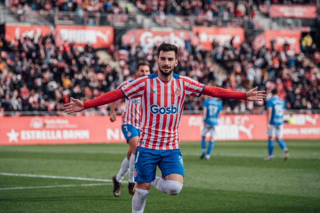 ConnexiΓ³ amb VillarrealRepassem alguns dels principals jugadors que han vestit la samarreta dels dos equips en les darreres temporades