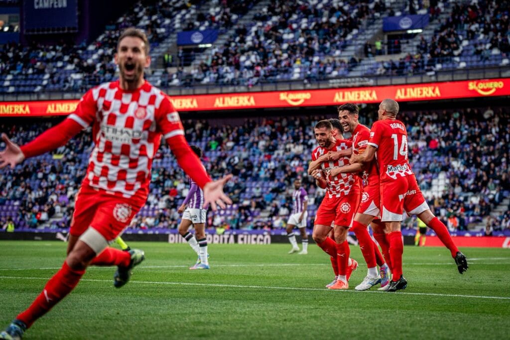 Girona és i serà de primeraEls blanc-i-vermells jugaran la pròxima temporada a la Lliga Santander després de patir més del que s'esperava a l'inici de curs