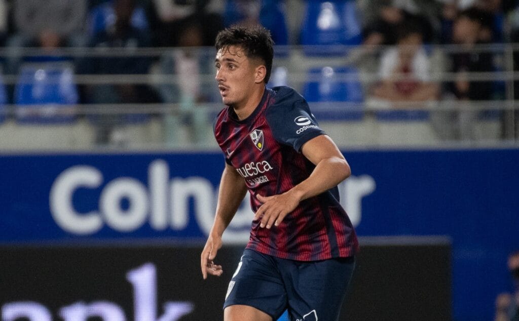 Càsting de laterals a GironaLa direcció esportiva del Girona treballa per incorporar un o dos laterals esquerres, preveient una possible baixa en aquesta posició clau