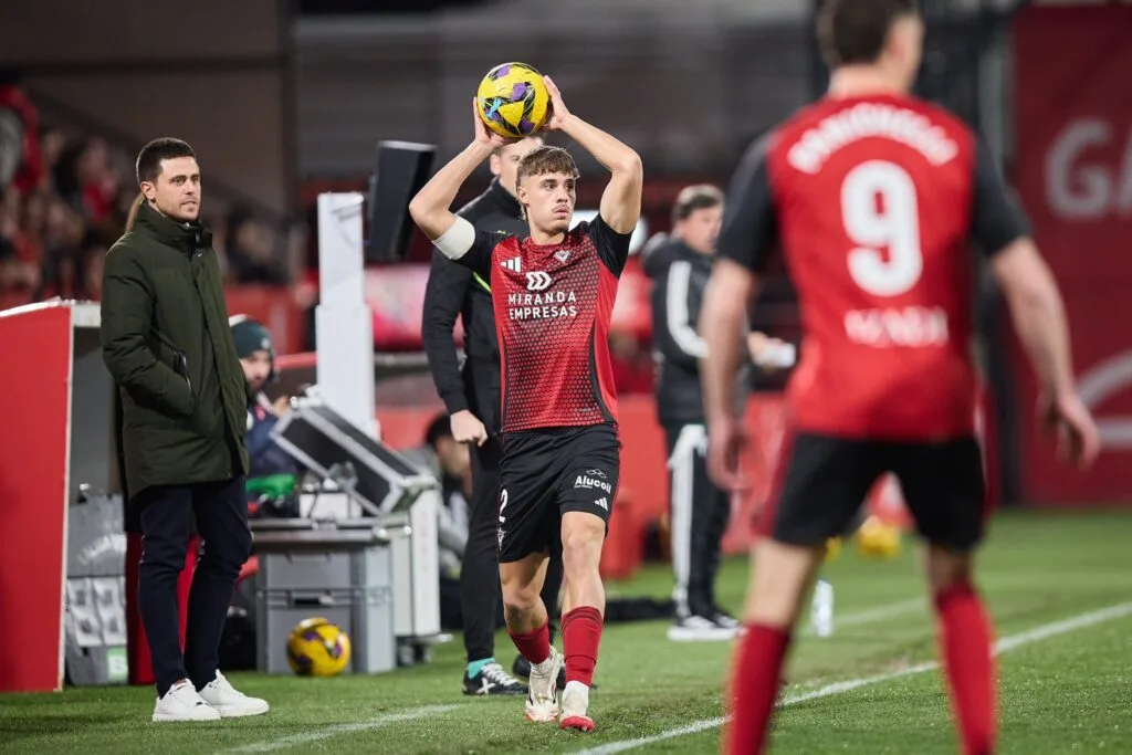 El Girona continua a la recerca d’un lateral