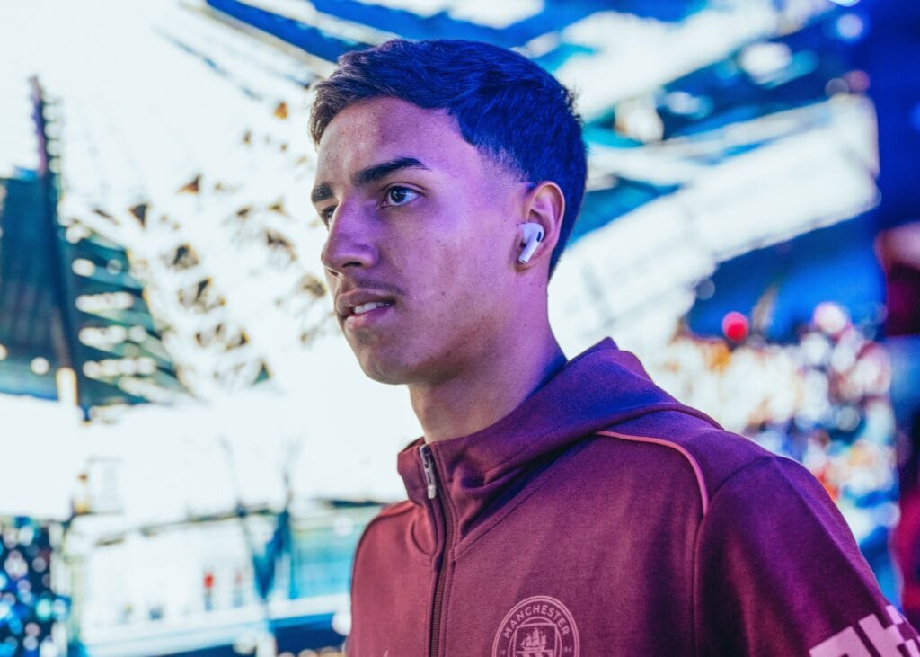 El City avança el regal de Reis al GironaEl central brasiler Vitor Reis arriba a Girona cedit pel Manchester City i es converteix en la tercera cara nova del conjunt de Míchel