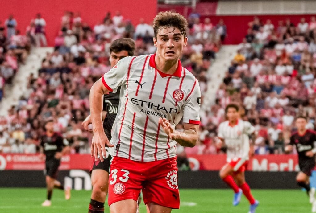 Tornen els gironins (i catalans) a la plantillaEl dorsal del primer equip de Joel Roca soluciona un problema històric al Girona que augmenta la nòmina de catalans amb Àlex Moreno i Bryan Gil
