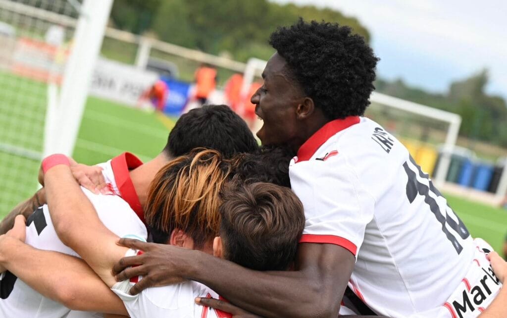 Festival de gols del Girona B a Vidreres (4-2)Els blanc-i-vermells sumen la seva segona victòria de la temporada davant el Terrassa després d'una gran segona meitat