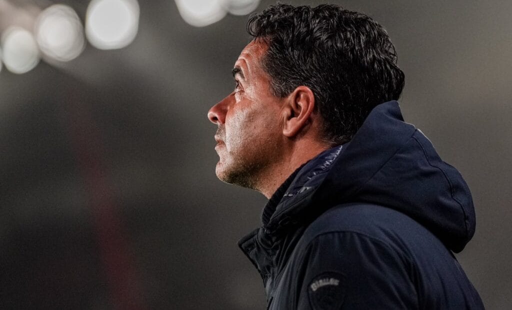 “Aquí es juga al que jo vull”, la indignació de Míchel a BalaídosEl tècnic, captat per les càmeres de Movistar, es va mostrar molt actiu davant el Celta