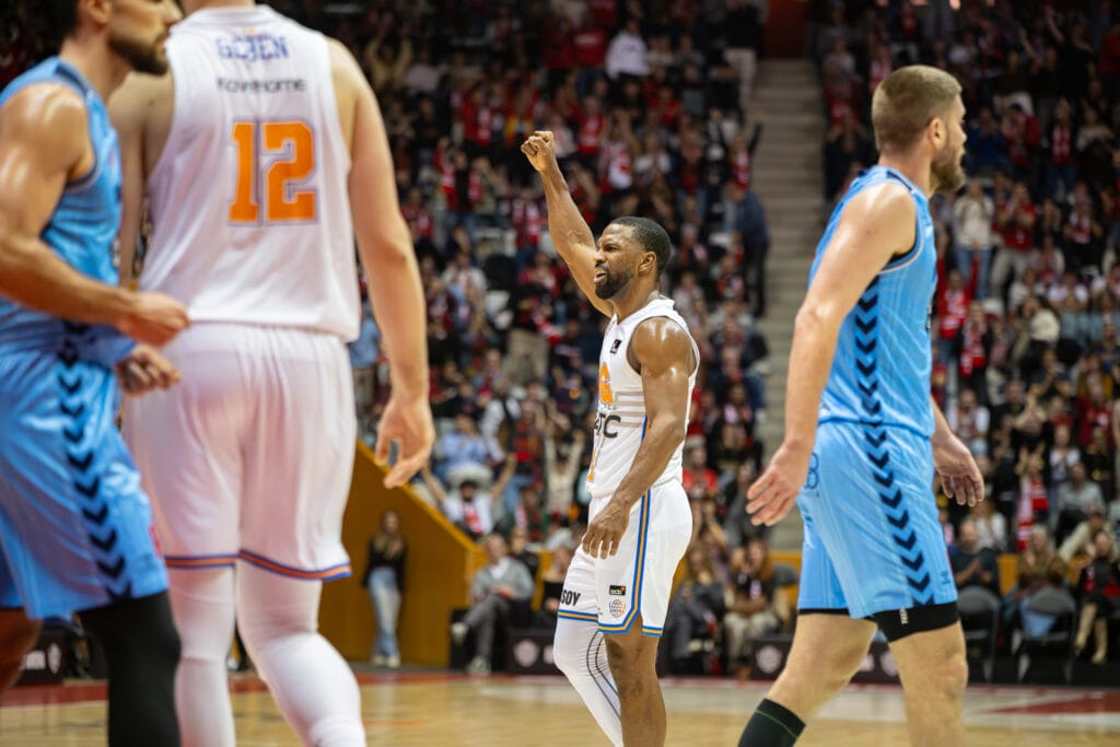 Contra els grans també val: Horaris i televisió del partit