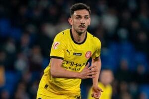 Iván Martín amb la samarreta visitant del Girona FC