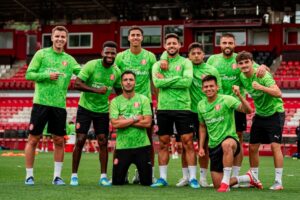 Els jugadors del Girona en un entrenament