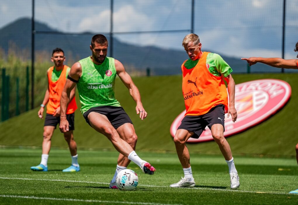 David López i Van de Beek a l'entrenament