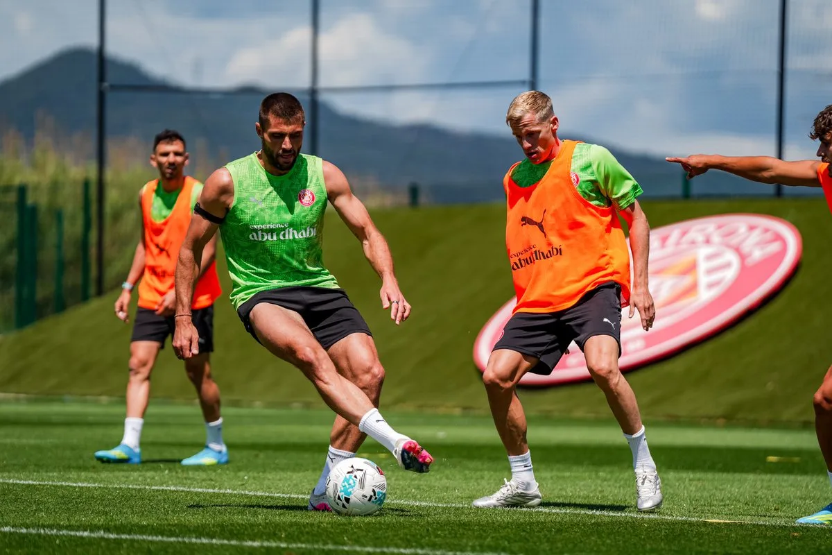 David López i Van de Beek a l'entrenament