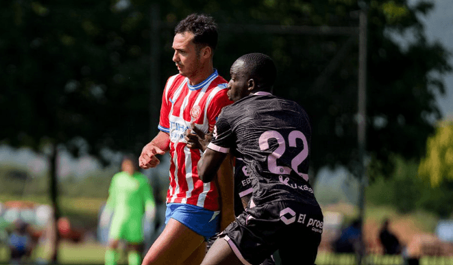 Arnau Martínez en l'amistós del Girona-Alabès