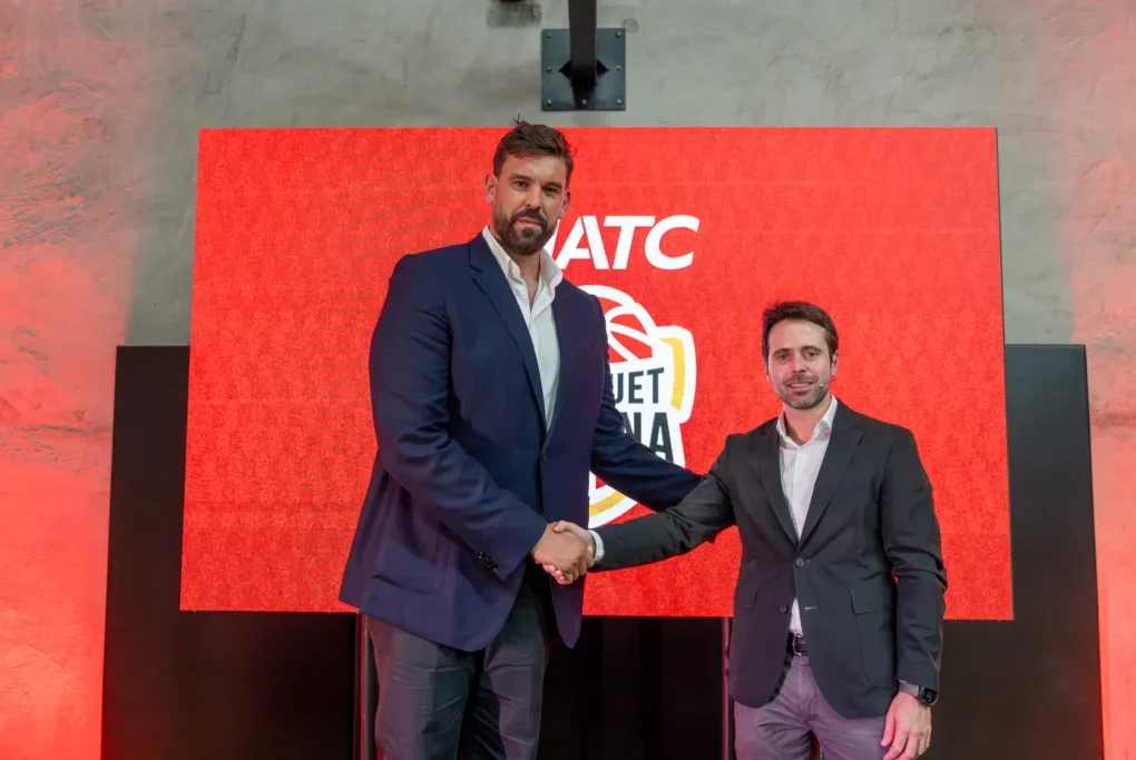 Marc Gasol i Joan Manuel Castells en la presentació del nou naming Fiatc Bàsquet Girona