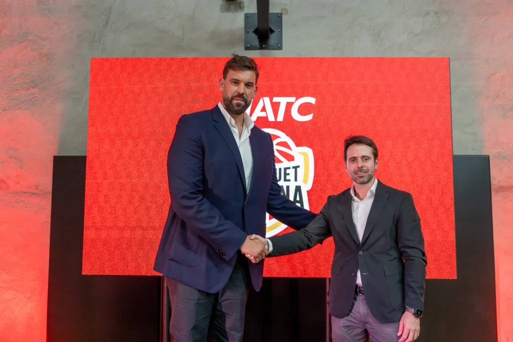 Marc Gasol i Joan Manuel Castells en la presentació del nou naming Fiatc Bàsquet Girona