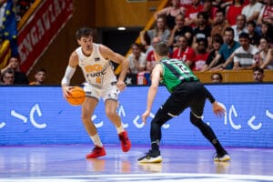 Pep Busquets contra el Badalona