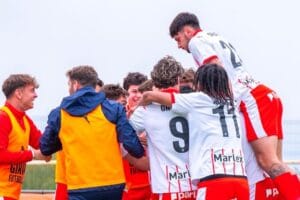 Girona B celebra un gol