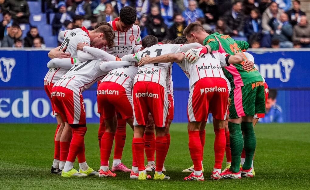 Pinya del Girona després de perdre a Oviedo