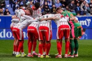 Pinya del Girona després de perdre a Oviedo