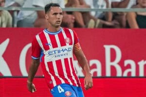 Arnau Martínez durant el partit contra l'Arsenal