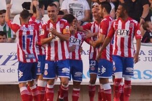 Els jugadors del Girona celebren el gol de Felipe Sanchón contra el Còrdova.