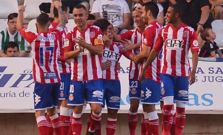 Els jugadors del Girona celebren el gol de Felipe Sanchón contra el Còrdova.