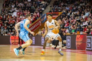 Mark Hughes durant un partit amb el Bàsquet Girona