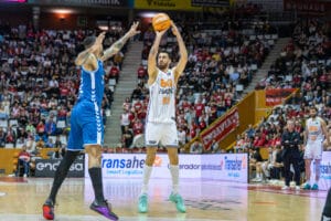 Juan Fernández en un partit amb el Bàsquet Girona