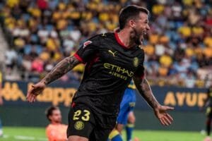 Carles Pérez celebra el seu gol al camp del Cadis