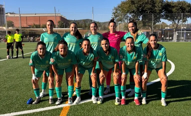 El Girona Femení durant el seu partit al camp del Seagull