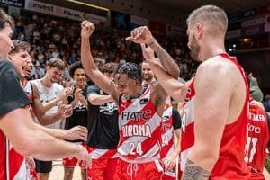 Jassel Pérez en la celebració de la victòria contra UCAM Múrcia