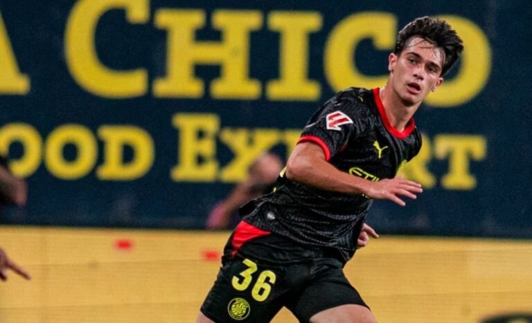 Javi Sarasa en el partit contra el Cadis