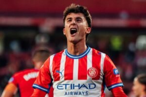 Unai Hernández celebrant un gol a Montilivi