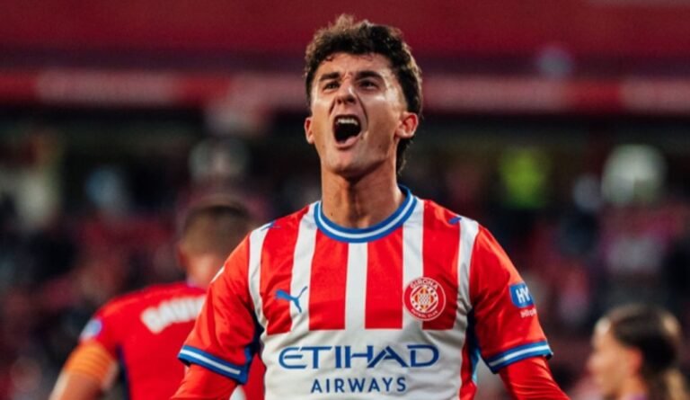 Unai Hernández celebrant un gol a Montilivi
